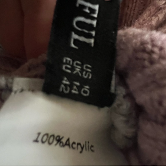 Zaful Women’s Pink/Purple Floral Cropped Sweater - Picture 6 of 12